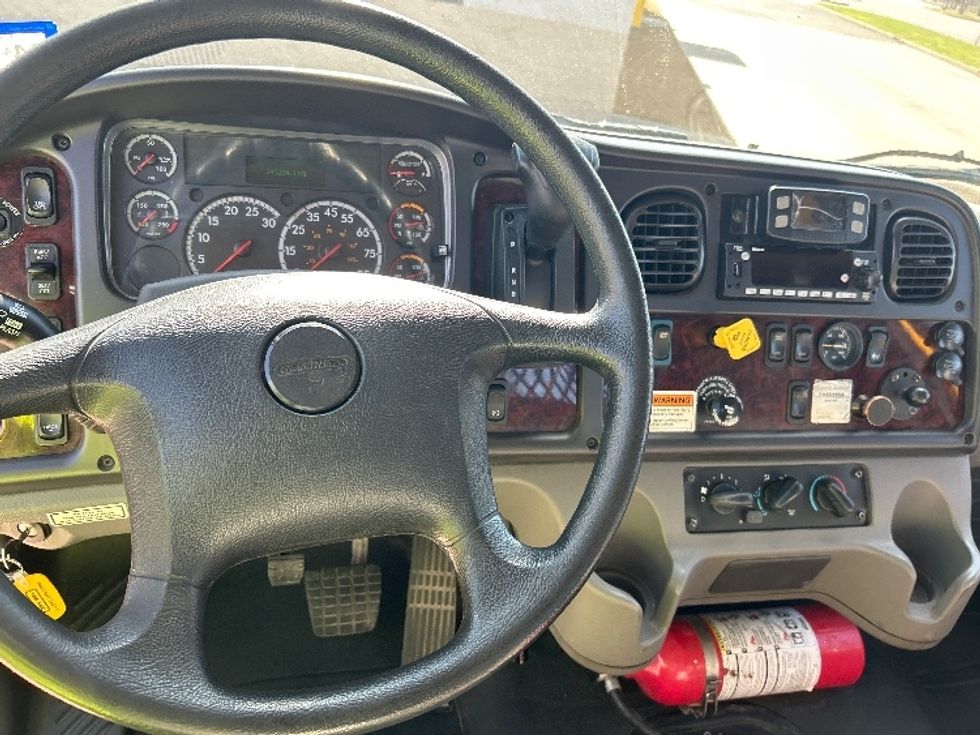 Flatbed Truck-Light and Medium Duty Trucks-Freightliner-2022-M2-Tulsa-OK-145,524\n\t\tmiles-$ 59,750 - Image 17