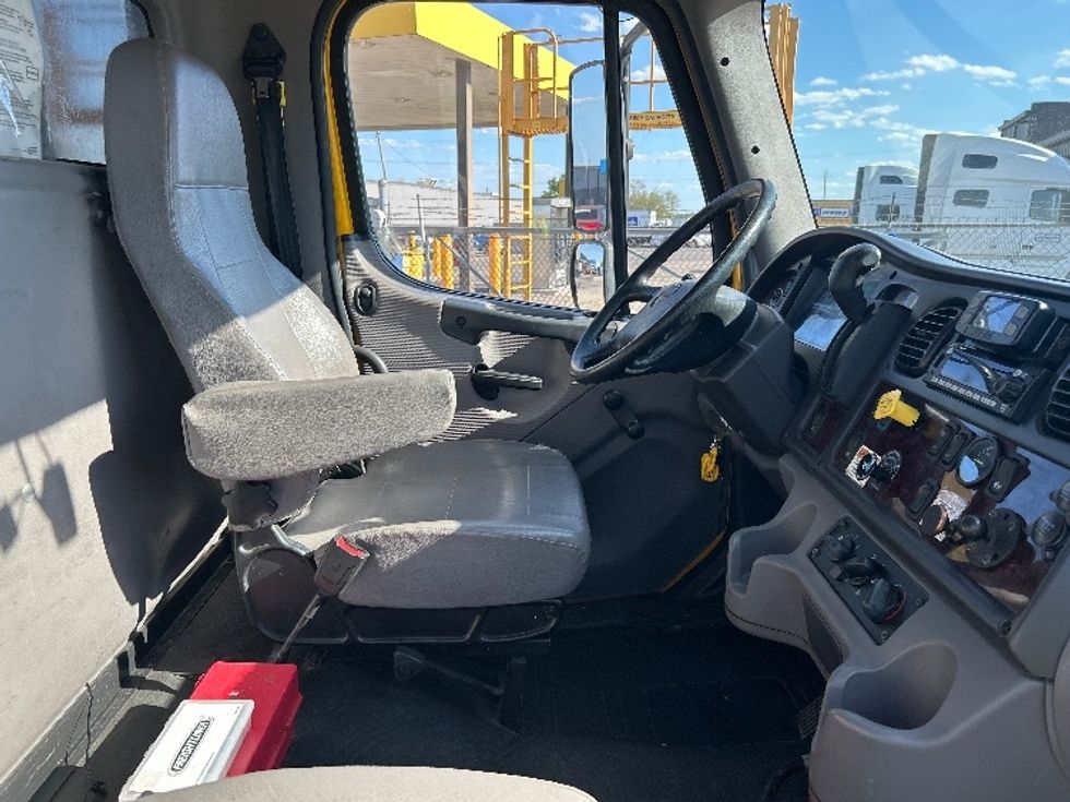 Flatbed Truck-Light and Medium Duty Trucks-Freightliner-2022-M2-Tulsa-OK-145,524\n\t\tmiles-$ 59,750 - Image 21