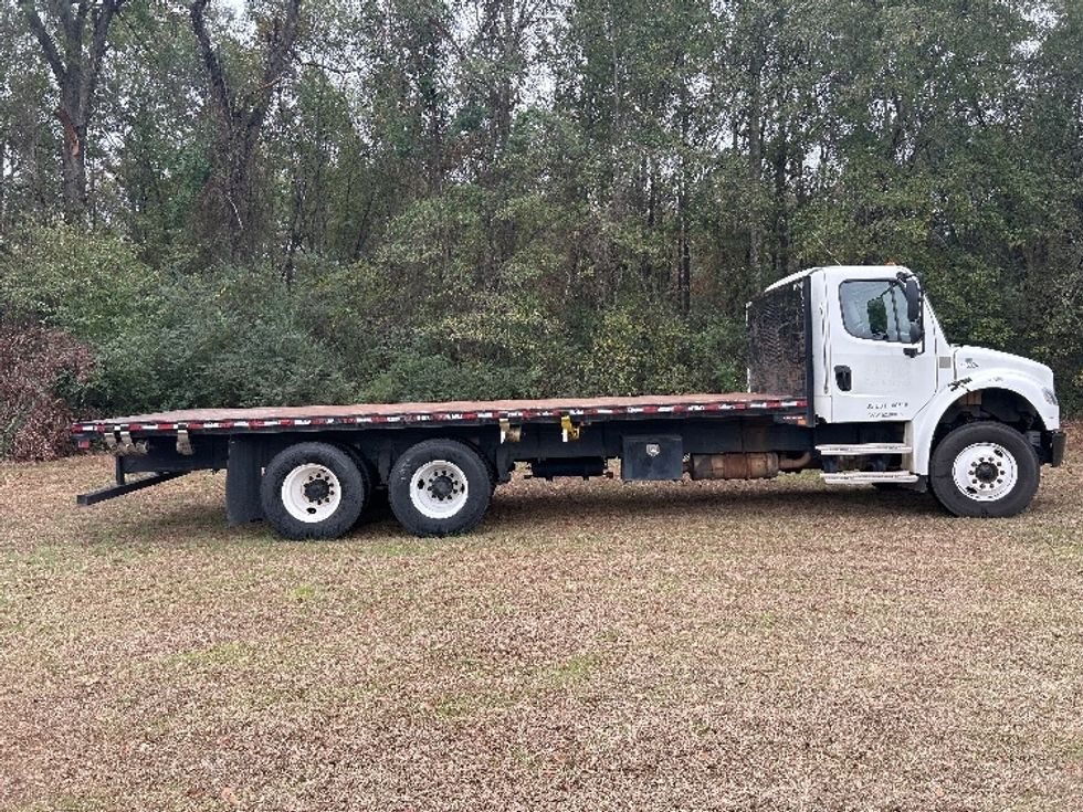 Flatbed Truck-Light and Medium Duty Trucks-Freightliner-2022-M2-Tuscaloosa-AL-145,614\n\t\tmiles-$ 84,250 - Image 11