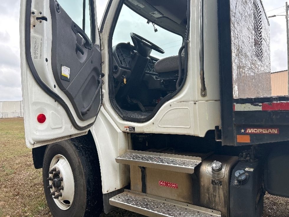 Flatbed Truck-Light and Medium Duty Trucks-Freightliner-2022-M2-Tuscaloosa-AL-145,614\n\t\tmiles-$ 84,250 - Image 12