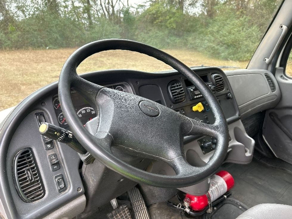 Flatbed Truck-Light and Medium Duty Trucks-Freightliner-2022-M2-Tuscaloosa-AL-145,614\n\t\tmiles-$ 84,250 - Image 14