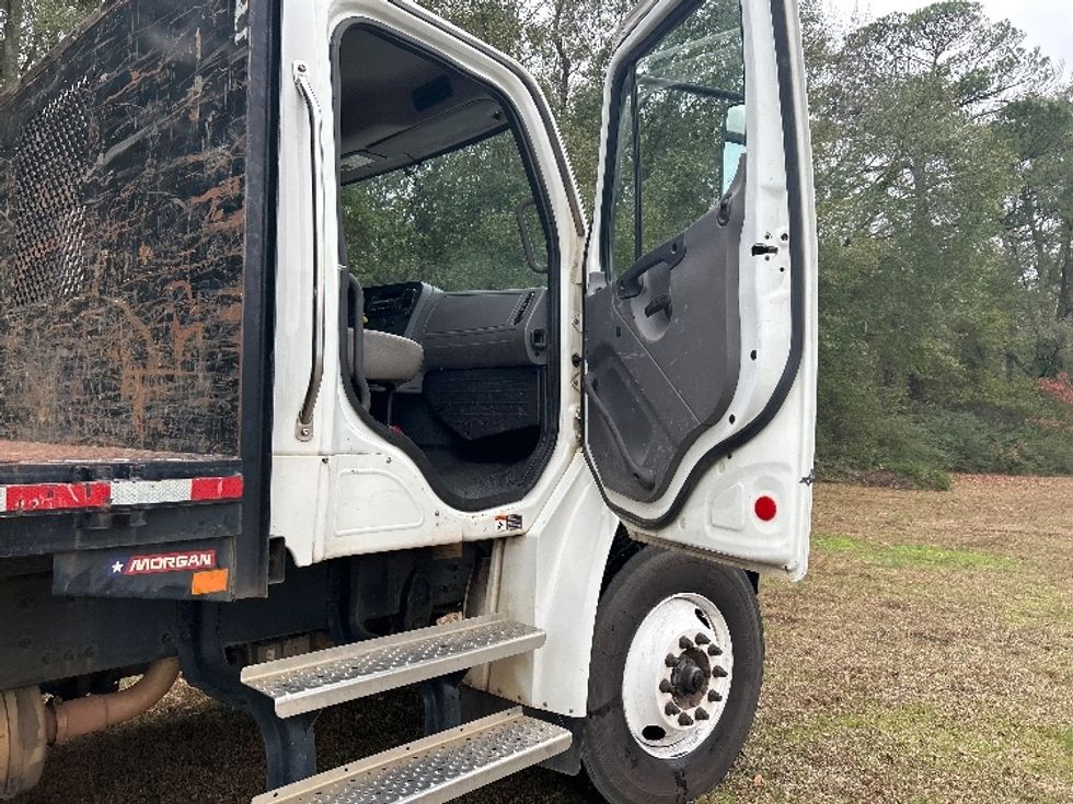 Flatbed Truck-Light and Medium Duty Trucks-Freightliner-2022-M2-Tuscaloosa-AL-145,614\n\t\tmiles-$ 84,250 - Image 15