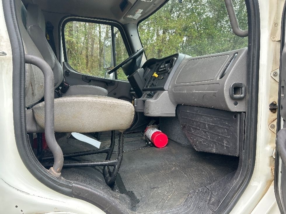 Flatbed Truck-Light and Medium Duty Trucks-Freightliner-2022-M2-Tuscaloosa-AL-145,614\n\t\tmiles-$ 84,250 - Image 17