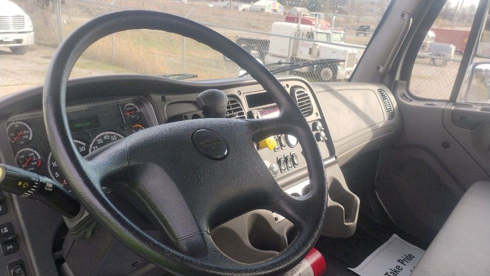 Flatbed Truck-Light and Medium Duty Trucks-Freightliner-2022-M2-Tuscumbia-AL-13,600\n\t\tmiles-$ 78,500 - Image 15