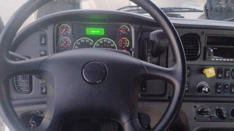 Flatbed Truck-Light and Medium Duty Trucks-Freightliner-2022-M2-Tuscumbia-AL-13,600\n\t\tmiles-$ 78,500 - Image 16