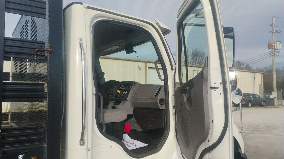 Flatbed Truck-Light and Medium Duty Trucks-Freightliner-2022-M2-Tuscumbia-AL-13,600\n\t\tmiles-$ 78,500 - Image 18