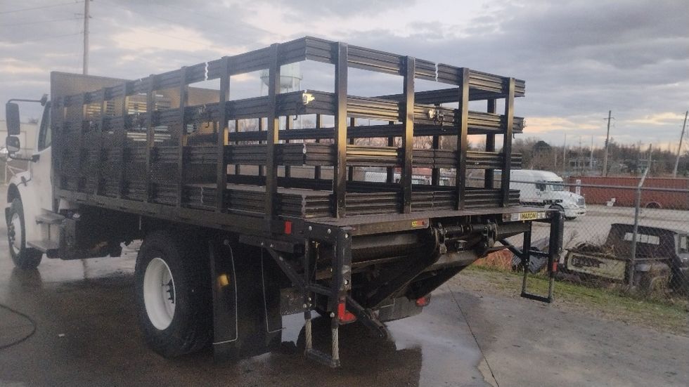 Flatbed Truck-Light and Medium Duty Trucks-Freightliner-2022-M2-Tuscumbia-AL-13,600\n\t\tmiles-$ 78,500 - Image 6