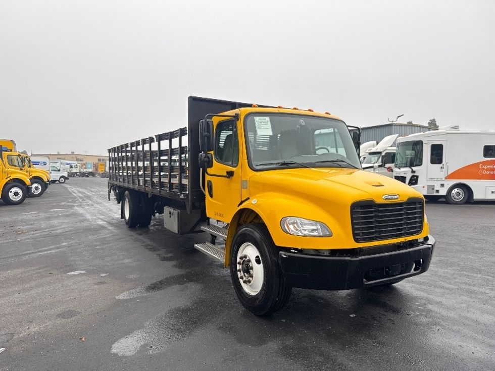 Flatbed Truck-Light and Medium Duty Trucks-Freightliner-2022-M2-West Sacramento-CA-121,354\n\t\tmiles-$ 68,500 - Image 1