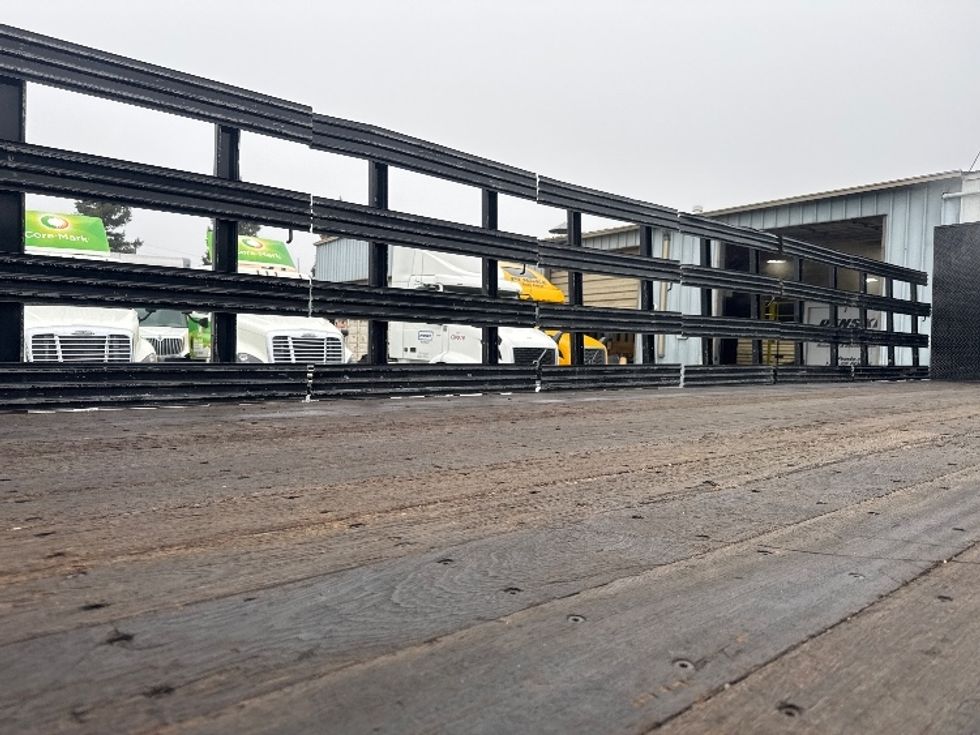 Flatbed Truck-Light and Medium Duty Trucks-Freightliner-2022-M2-West Sacramento-CA-121,354\n\t\tmiles-$ 68,500 - Image 10