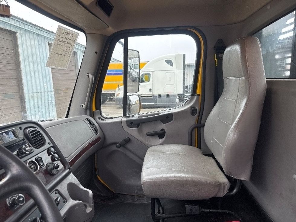 Flatbed Truck-Light and Medium Duty Trucks-Freightliner-2022-M2-West Sacramento-CA-121,354\n\t\tmiles-$ 68,500 - Image 18