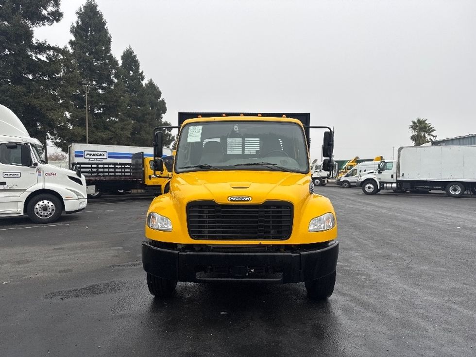 Flatbed Truck-Light and Medium Duty Trucks-Freightliner-2022-M2-West Sacramento-CA-121,354\n\t\tmiles-$ 68,500 - Image 2