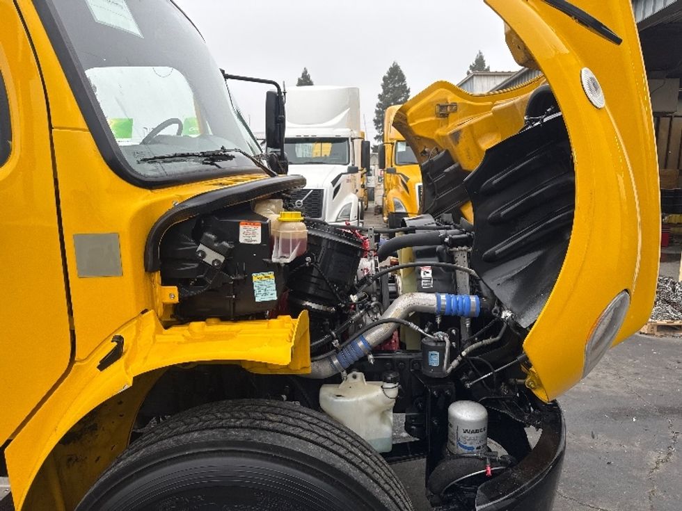 Flatbed Truck-Light and Medium Duty Trucks-Freightliner-2022-M2-West Sacramento-CA-121,354\n\t\tmiles-$ 68,500 - Image 22