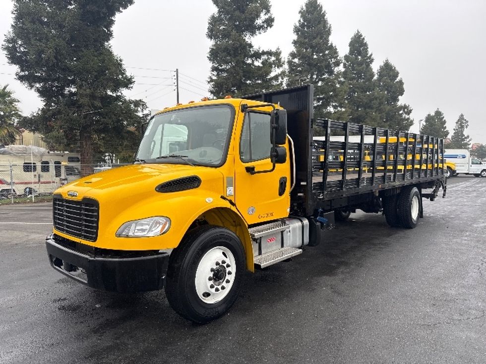 Flatbed Truck-Light and Medium Duty Trucks-Freightliner-2022-M2-West Sacramento-CA-121,354\n\t\tmiles-$ 68,500 - Image 3