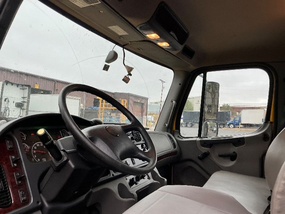 Flatbed Truck-Light and Medium Duty Trucks-Freightliner-2023-M2-Denver-CO-125,590\n\t\tmiles-$ 74,000 - Image 13
