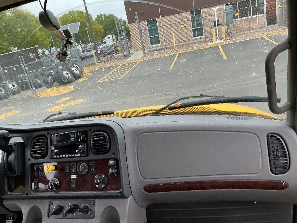 Flatbed Truck-Light and Medium Duty Trucks-Freightliner-2023-M2-Denver-CO-125,590\n\t\tmiles-$ 74,000 - Image 17