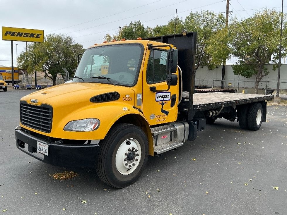 Flatbed Truck-Light and Medium Duty Trucks-Freightliner-2023-M2-Denver-CO-125,590\n\t\tmiles-$ 74,000 - Image 3