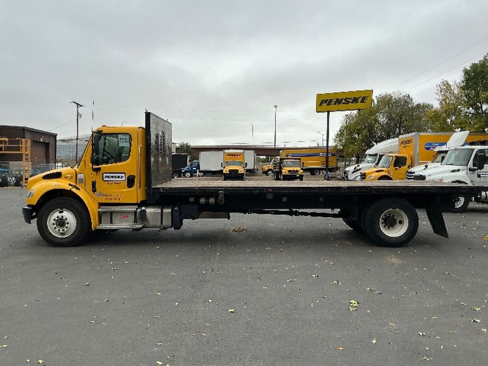 Flatbed Truck-Light and Medium Duty Trucks-Freightliner-2023-M2-Denver-CO-125,590\n\t\tmiles-$ 74,000 - Image 4