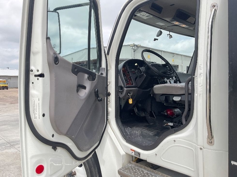 Flatbed Truck-Light and Medium Duty Trucks-Freightliner-2023-M2-San Antonio-TX-181,840\n\t\tmiles-$ 60,500 - Image 13