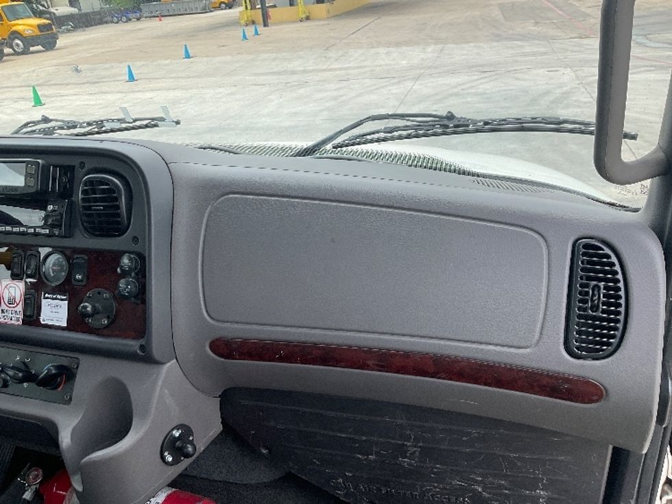 Flatbed Truck-Light and Medium Duty Trucks-Freightliner-2023-M2-San Antonio-TX-181,840\n\t\tmiles-$ 60,500 - Image 18
