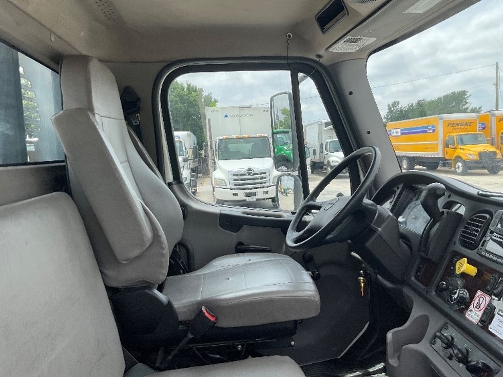 Flatbed Truck-Light and Medium Duty Trucks-Freightliner-2023-M2-San Antonio-TX-181,840\n\t\tmiles-$ 60,500 - Image 19