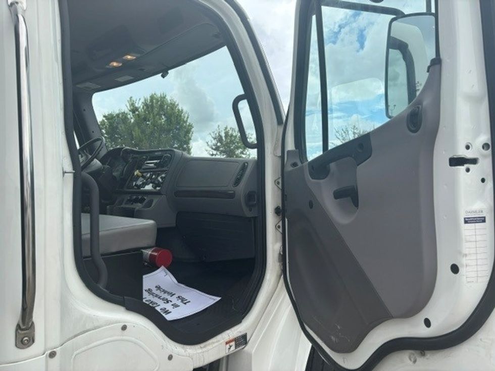 Flatbed Truck-Light and Medium Duty Trucks-Freightliner-2024-M2-Katy-TX-66,147\n\t\tmiles-$ 97,750 - Image 14