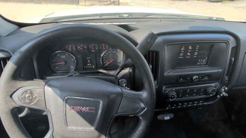 Flatbed Truck-Light and Medium Duty Trucks-GMC-2017-SIERRA-Suwanee-GA-221,369\n\t\tmiles-$ 9,500 - Image 14