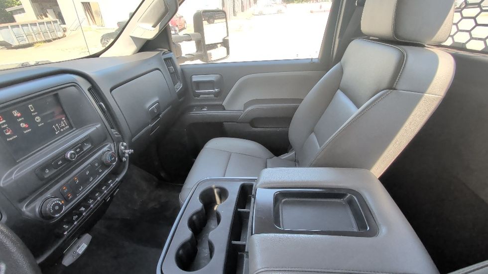 Flatbed Truck-Light and Medium Duty Trucks-GMC-2017-SIERRA-Suwanee-GA-221,369\n\t\tmiles-$ 9,500 - Image 15