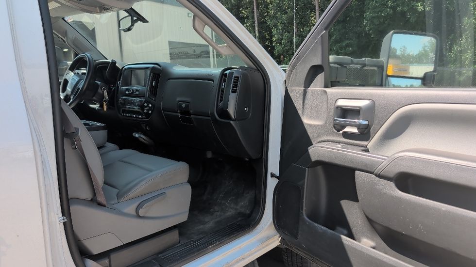 Flatbed Truck-Light and Medium Duty Trucks-GMC-2017-SIERRA-Suwanee-GA-221,369\n\t\tmiles-$ 9,500 - Image 16
