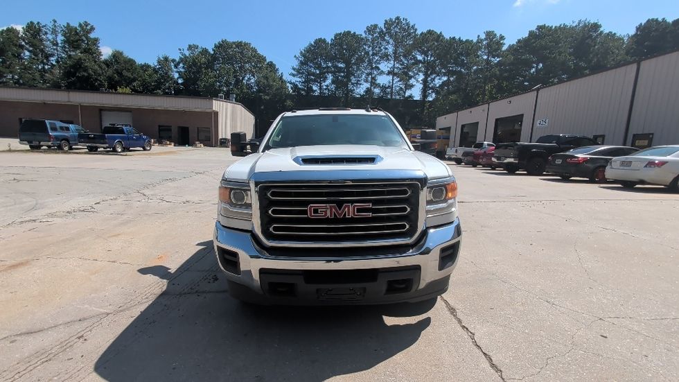 Flatbed Truck-Light and Medium Duty Trucks-GMC-2017-SIERRA-Suwanee-GA-221,369\n\t\tmiles-$ 9,500 - Image 2