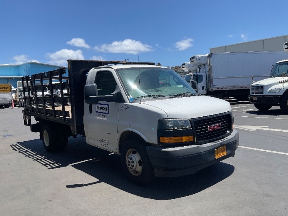 Flatbed Truck-Light and Medium Duty Trucks-GMC-2019-G33503-Anaheim-CA-49,571\n\t\tmiles-$ 26,750 - Image 1