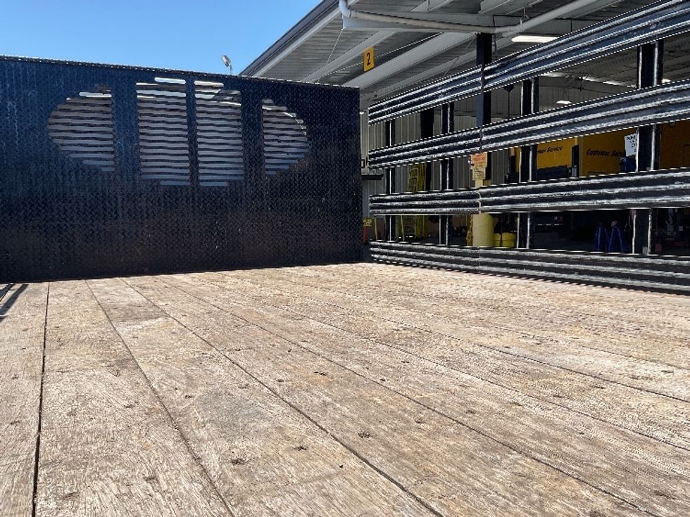 Flatbed Truck-Light and Medium Duty Trucks-GMC-2019-G33503-Anaheim-CA-49,571\n\t\tmiles-$ 26,750 - Image 12