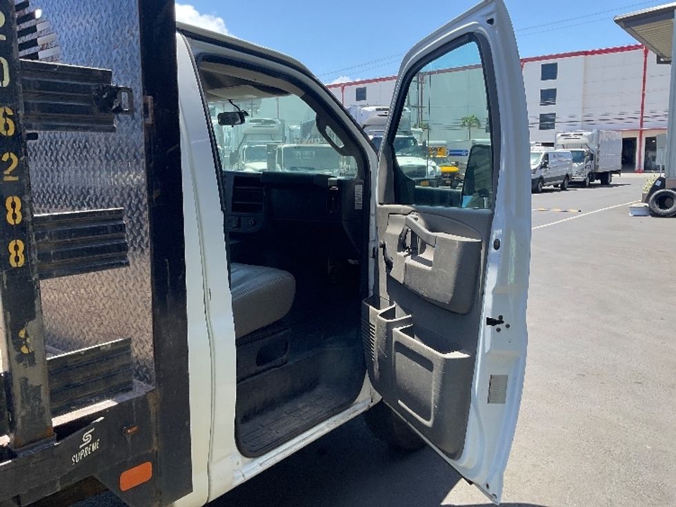 Flatbed Truck-Light and Medium Duty Trucks-GMC-2019-G33503-Anaheim-CA-49,571\n\t\tmiles-$ 26,750 - Image 20