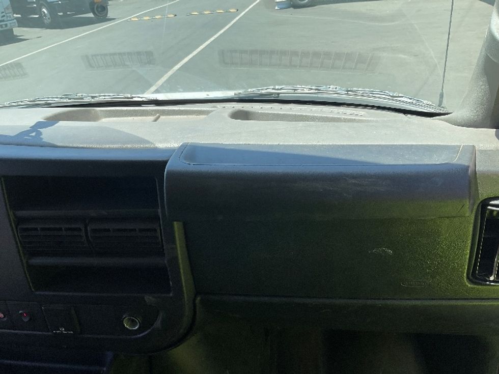 Flatbed Truck-Light and Medium Duty Trucks-GMC-2019-G33503-Anaheim-CA-49,571\n\t\tmiles-$ 26,750 - Image 21