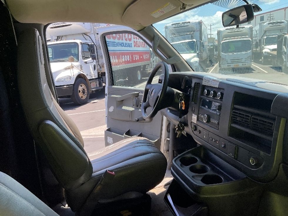 Flatbed Truck-Light and Medium Duty Trucks-GMC-2019-G33503-Anaheim-CA-49,571\n\t\tmiles-$ 26,750 - Image 22
