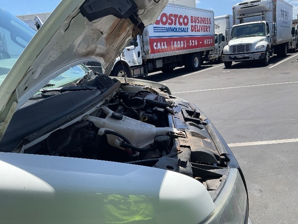 Flatbed Truck-Light and Medium Duty Trucks-GMC-2019-G33503-Anaheim-CA-49,571\n\t\tmiles-$ 26,750 - Image 23