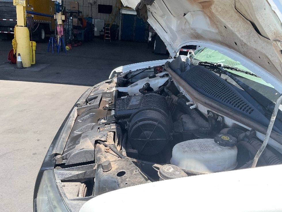 Flatbed Truck-Light and Medium Duty Trucks-GMC-2019-G33503-Anaheim-CA-49,571\n\t\tmiles-$ 26,750 - Image 24
