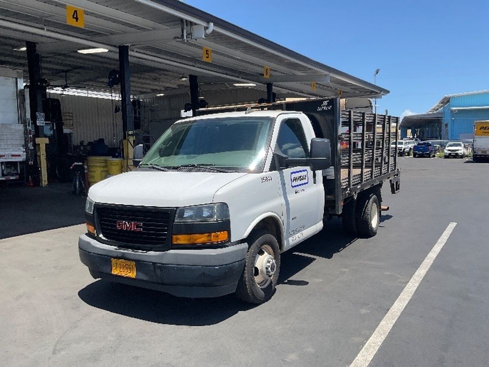 Flatbed Truck-Light and Medium Duty Trucks-GMC-2019-G33503-Anaheim-CA-49,571\n\t\tmiles-$ 26,750 - Image 3