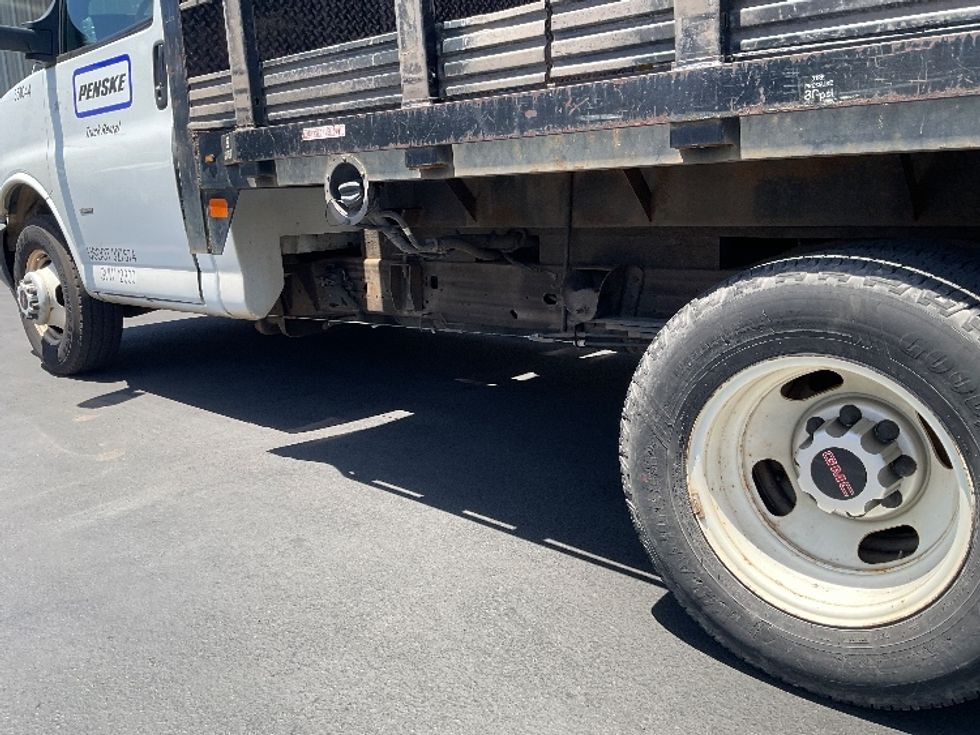 Flatbed Truck-Light and Medium Duty Trucks-GMC-2019-G33503-Anaheim-CA-49,571\n\t\tmiles-$ 26,750 - Image 5
