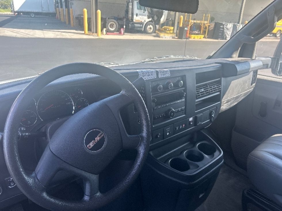 Flatbed Truck-Light and Medium Duty Trucks-GMC-2019-G33503-Torrance-CA-20,800\n\t\tmiles-$ 31,750 - Image 16