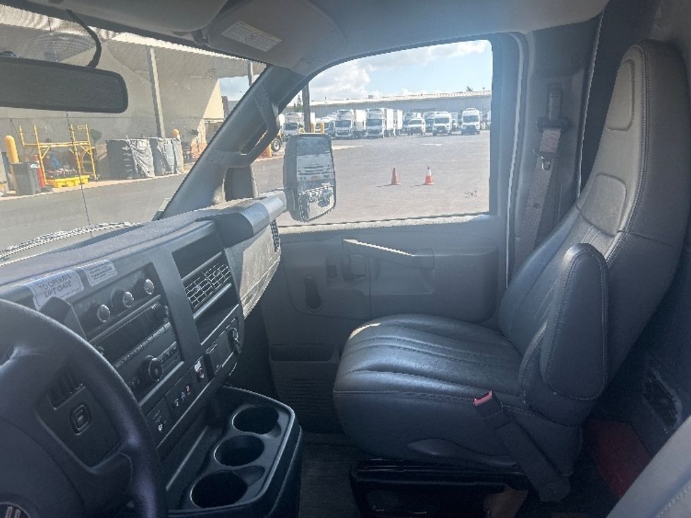 Flatbed Truck-Light and Medium Duty Trucks-GMC-2019-G33503-Torrance-CA-20,800\n\t\tmiles-$ 31,750 - Image 18