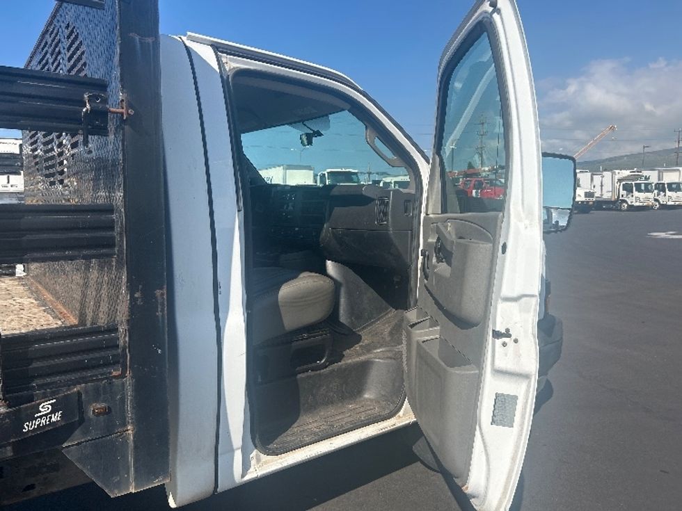 Flatbed Truck-Light and Medium Duty Trucks-GMC-2019-G33503-Torrance-CA-20,800\n\t\tmiles-$ 31,750 - Image 19