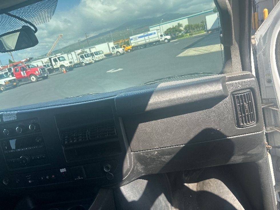 Flatbed Truck-Light and Medium Duty Trucks-GMC-2019-G33503-Torrance-CA-20,800\n\t\tmiles-$ 31,750 - Image 20