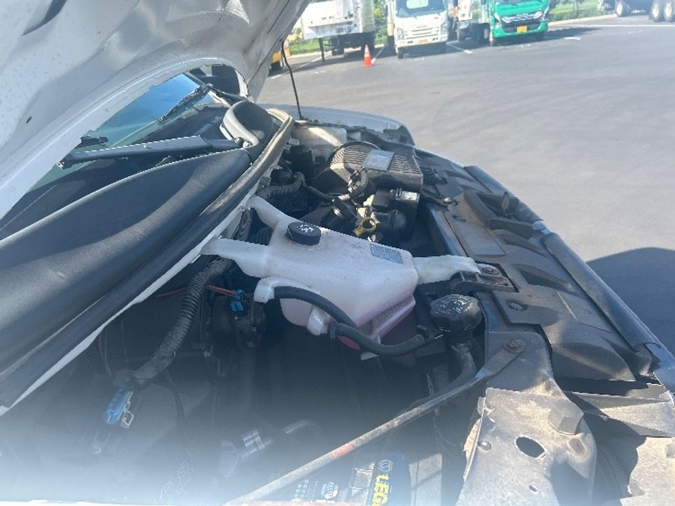 Flatbed Truck-Light and Medium Duty Trucks-GMC-2019-G33503-Torrance-CA-20,800\n\t\tmiles-$ 31,750 - Image 22