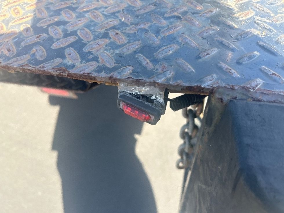 Flatbed Truck-Light and Medium Duty Trucks-GMC-2019-G33503-Torrance-CA-20,800\n\t\tmiles-$ 31,750 - Image 24