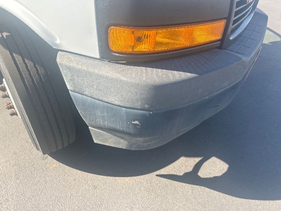 Flatbed Truck-Light and Medium Duty Trucks-GMC-2019-G33503-Torrance-CA-20,800\n\t\tmiles-$ 31,750 - Image 26