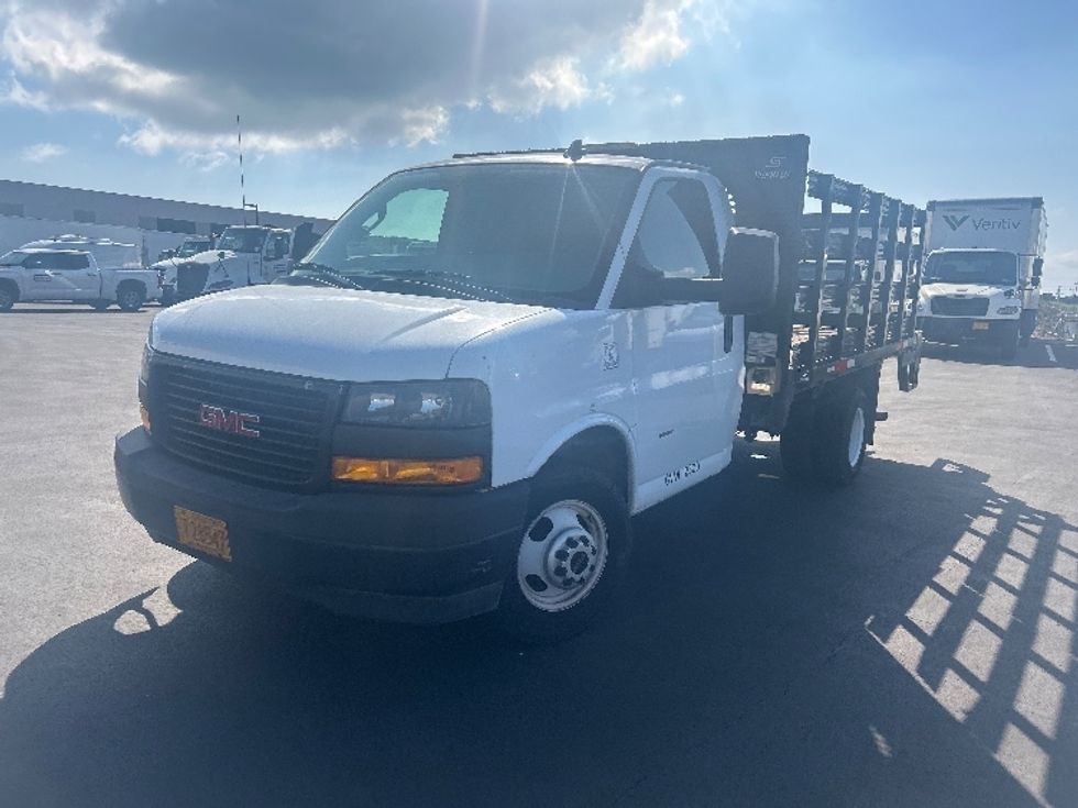 Flatbed Truck-Light and Medium Duty Trucks-GMC-2019-G33503-Torrance-CA-20,800\n\t\tmiles-$ 31,750 - Image 3