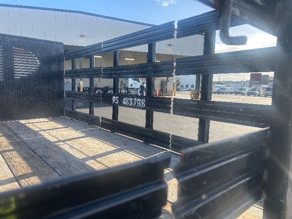 Flatbed Truck-Light and Medium Duty Trucks-GMC-2019-G33503-Torrance-CA-39,562\n\t\tmiles-$ 30,250 - Image 12