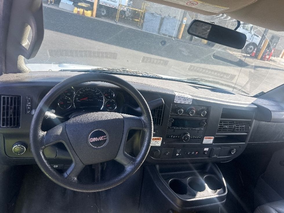 Flatbed Truck-Light and Medium Duty Trucks-GMC-2019-G33503-Torrance-CA-39,562\n\t\tmiles-$ 30,250 - Image 18