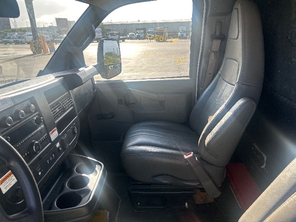 Flatbed Truck-Light and Medium Duty Trucks-GMC-2019-G33503-Torrance-CA-39,562\n\t\tmiles-$ 30,250 - Image 19