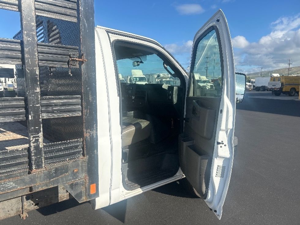 Flatbed Truck-Light and Medium Duty Trucks-GMC-2019-G33503-Torrance-CA-39,562\n\t\tmiles-$ 30,250 - Image 20